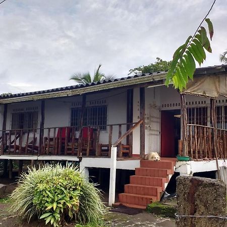 Los Cocos Hostal Bazan Exteriér fotografie
