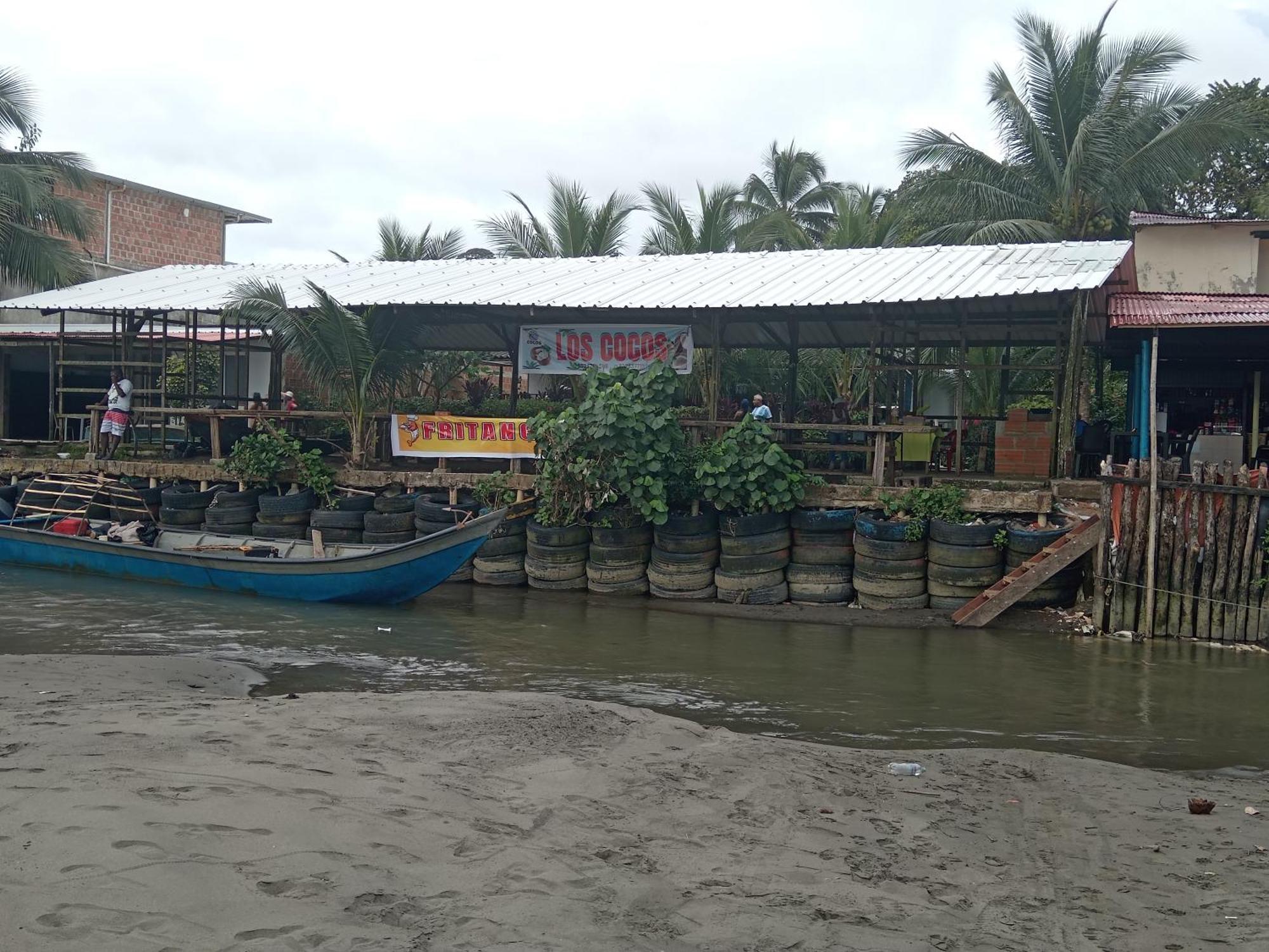 Los Cocos Hostal Bazan Exteriér fotografie